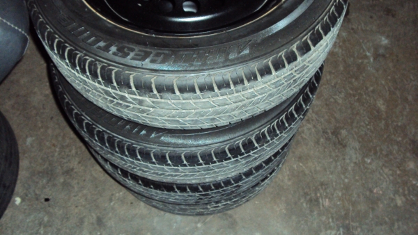 ขายกะทะ15พร้อมยาง185 60 15ราคาถูกๆมี4วงๆละ400บาท ขายกะทะ15พร้อมยาง185 60 15ราคาถูกๆมี4วงๆละ400บาท