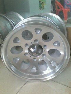 ขายล้อแม็ก สวยๆ ลายหยดน้ำ 4 วง สำหรับรถ OffRoad หรือ รถตู้