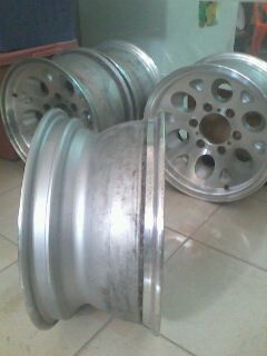 ขายล้อแม็ก สวยๆ ลายหยดน้ำ 4 วง สำหรับรถ OffRoad หรือ รถตู้