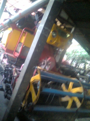 ขายรถเกี่ยวข้าวศักดิ์ss300สภาพสวย 590000