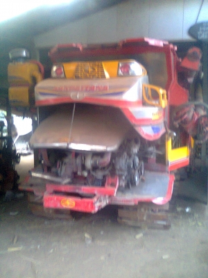 ขายรถเกี่ยวข้าวศักดิ์ss300สภาพสวย 590000