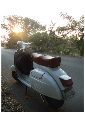 ----------- Vespa Sprint สีขาว (ทะเบียนโอน) -------------