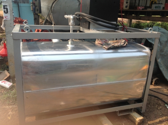 ขายถังนํ้ามันแบบมีหัวจ่าย