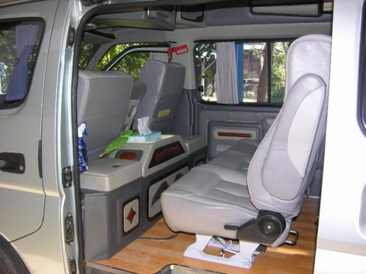 ขายรถตู้ นิสสัน urvan สภาพเยี่ยม ใช้น้อย ส่วนใหญ่จอดไว้ ไม่มีเวลาขับ