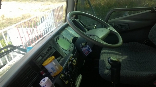 (ยังอยู่)10ล้อ2เพลา300แรง บรรทุกน้ำมัน18000ล.โหลดล่างFUSO FN527MA รถสวยมาก..มีระบบลาก ยางเต็ม