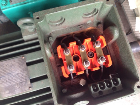 ขายมอเตอร์ Brooks 20 HP. 380 V 1450 RPM. ( ลงใหม่ใส่ฝาครอบและเปลี่ยนหลักไฟให้ใหม่ครับ ) สภาพสวย วิ่งนิ่ม พร้อมใช้งาน