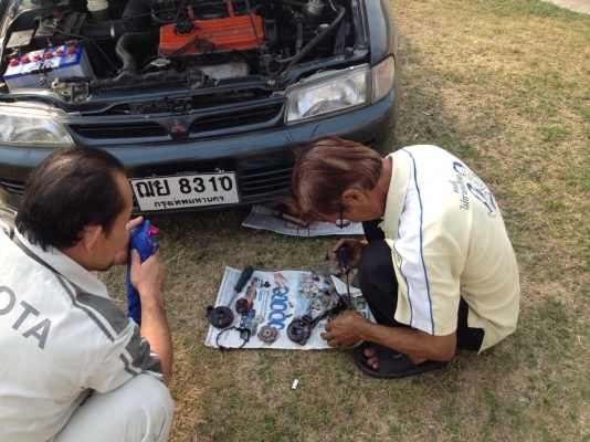 MITSUBISHI LANCER 1.5 ปี38 หัวฉีด เกียร์ออโต้ เพาเวอร์ ไฟฟ้า เสื้อเครื่องแตกครับ ขายซาก เล่มพร้อมโอนครับพี่น้อง MITSUBISHI LANCER 1.5 ปี38 หัวฉีด เกียร์ออโต้ เพาเวอร์ ไฟฟ้า เสื้อเครื่องแตกครับ ขายซาก เล่มพร้อมโอนครับพี่น้อง