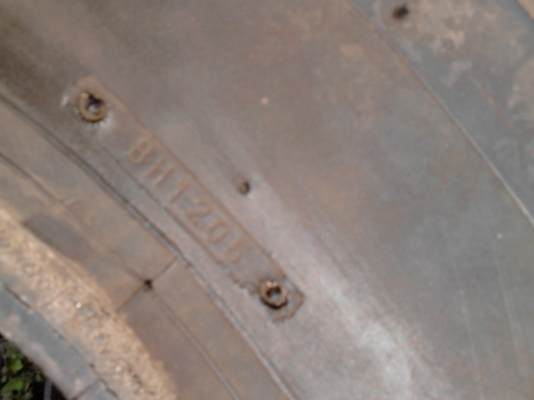 ยางรถขนาดกลาง 7.50-15 BRIDGE STONE  มี 2 เส้น  TEL.081-427-3941