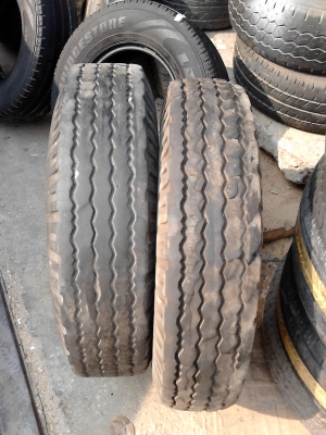 ยางรถขนาดกลาง 7.50-15 BRIDGE STONE  มี 2 เส้น  TEL.081-427-3941