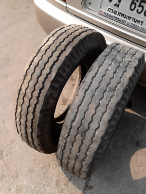 ยางรถขนาดกลาง 7.50-15 BRIDGE STONE  มี 2 เส้น  TEL.081-427-3941