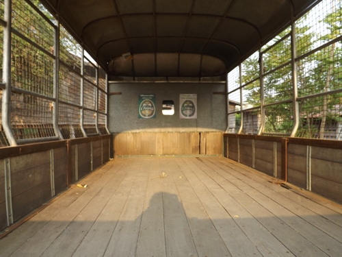 ขาย (จะส่งของ จะเข้าไร่ ผมว่าคุ้มครับ)