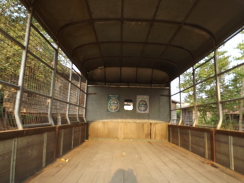 ขาย (จะส่งของ จะเข้าไร่ ผมว่าคุ้มครับ)