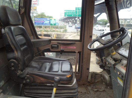 รถบดสั่นสะเทือนล้อเรียบ SAKAI รุ่น SV160DV