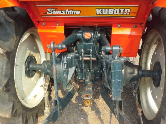ขาย  KUBOTA   L1-185 WD รถไร่