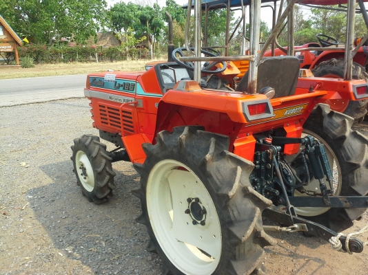 ขาย  KUBOTA   L1-185 WD รถไร่