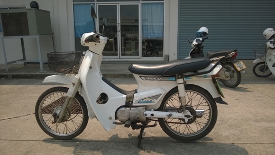 ขายดรีมคุรุ สีขาว เครื่องดี สตาร์ทง่าย