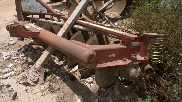 รถไถFORD6600เครื่องT5รถพร้อมใช้สภาพดี มีจาน7GMT..รถดีสีไม่ค่อยสวย.เพลาเดียว