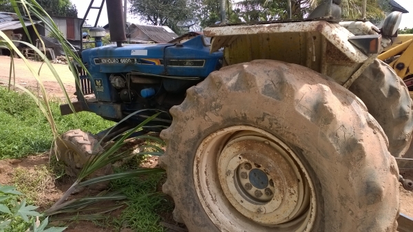 รถไถFORD6600เครื่องT5รถพร้อมใช้สภาพดี มีจาน7GMT..รถดีสีไม่ค่อยสวย.เพลาเดียว