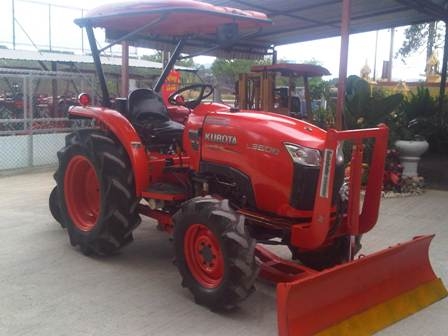 ขายรถไถ Kubota L 3608 (4WD) พร้อมดันหน้าและผาน6 ขายรถไถ Kubota L 3608 (4WD) พร้อมดันหน้าและผาน6