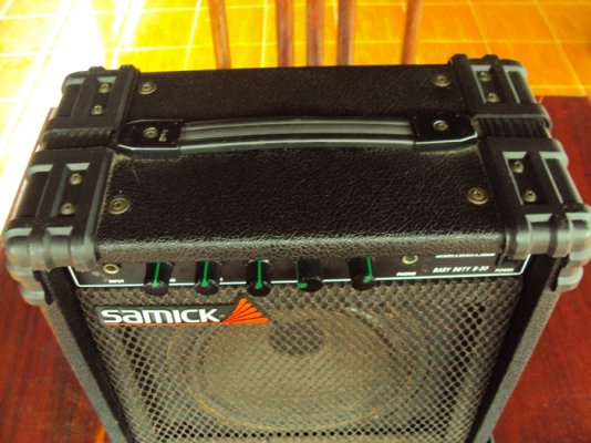 ""0848771379"" ขาย ...ตู้แอมป์กีต้าร์ ยังใหม่ๆ