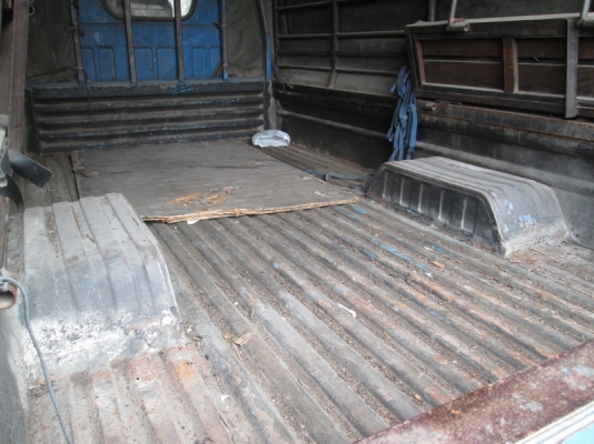 ขาย Isuzu ELF 4ล้อ TL ป้ายใหญ่ ปี83.