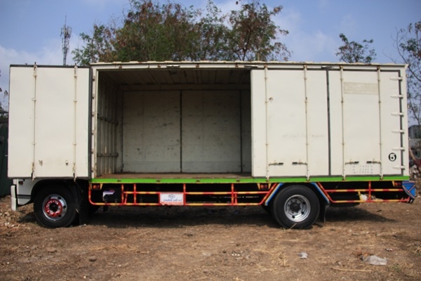 ขายตู้บรรทุกขนาด 10 บาน ยาว 7.20 ไม่มีเสากลาง สภาพพร้อมใช้คับ ต่ออู่สมศักดิ์