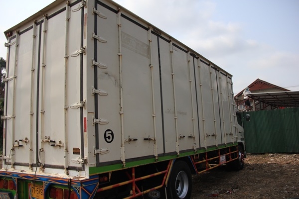 ขายตู้บรรทุกขนาด 10 บาน ยาว 7.20 ไม่มีเสากลาง สภาพพร้อมใช้คับ ต่ออู่สมศักดิ์