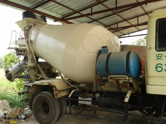 รถโม่ปูน6ล้อ3คิว มิสซูเครื่อง195