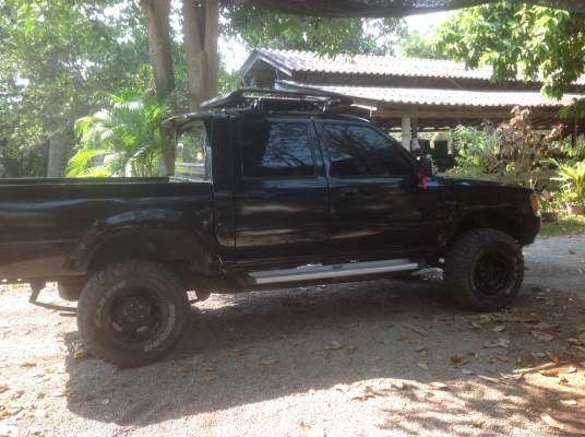 ขายด่วนTOYOTA 4ประตูยกสูงสภาพสวยพร้อมใช้ ราคา 75000บ.