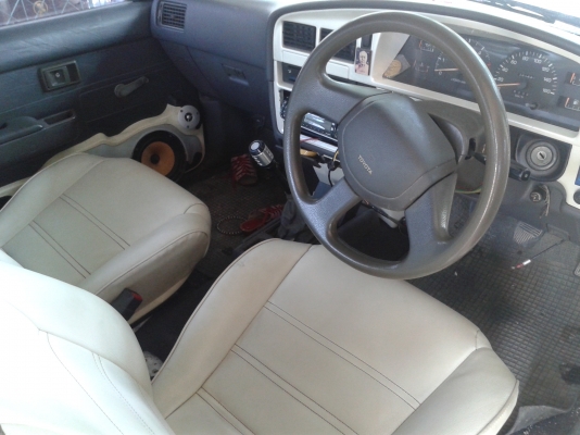 1991 TOYOTA HILUX MIGHTY-X 2.5 SGL X-TRA CAB โฉม X-Tracab  แต่งซิ่งยกปีก สีขาว เกียร์ธรมมดา แม็ก17 พวงมาลัยไม่พาวเวอร์ ราคา 99000 บาท