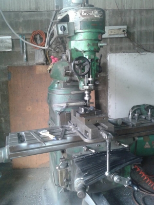 เครื่องมิลลิ่ง M2 ไต้หวัน สภาพพร้อมใช้งาน