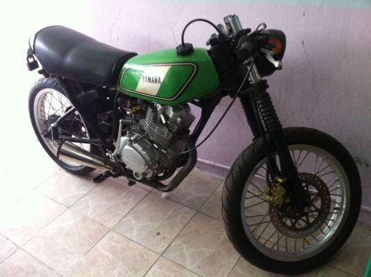 YAMAHA DT โมโนโช้ค ทรง คาเฟ่ แนวSR เครื่อง LIFAN 150CC ติดต่อ 082-955-2081 รถทำมาไม่นา แต่ไม่มีเวลาขับ แม่ว่า เล่มไม่มีนะครับ เล่มหาย