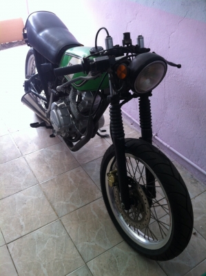 YAMAHA DT โมโนโช้ค ทรง คาเฟ่ แนวSR เครื่อง LIFAN 150CC ติดต่อ 082-955-2081 รถทำมาไม่นา แต่ไม่มีเวลาขับ แม่ว่า เล่มไม่มีนะครับ เล่มหาย