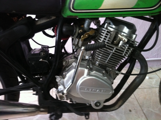 YAMAHA DT โมโนโช้ค ทรง คาเฟ่ แนวSR เครื่อง LIFAN 150CC ติดต่อ 082-955-2081 รถทำมาไม่นา แต่ไม่มีเวลาขับ แม่ว่า เล่มไม่มีนะครับ เล่มหาย