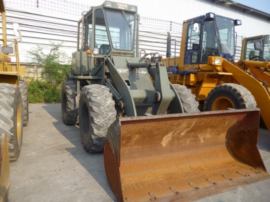 ขายด่วนรถตักหน้าขุดหลัง นำเข้ามือ 2 ญี่ปุ่น