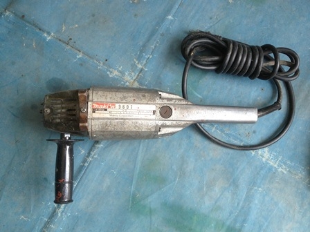 ขายหินเจียรไฟฟ้า 7 นิ้ว MAKITA 9607 JAPAN