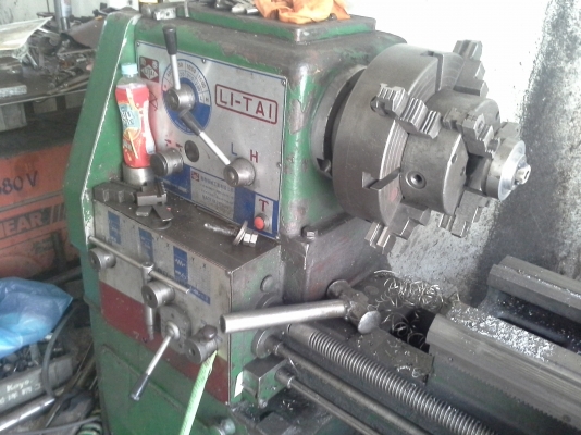 เครื่องกลึง YAM 400x1000 ขนาด 6 ฟุต 4 เพลาเด้ง ระบบเกียร์บล็อค พร้อมมีเบรค สภาพพร้อมใช้งาน