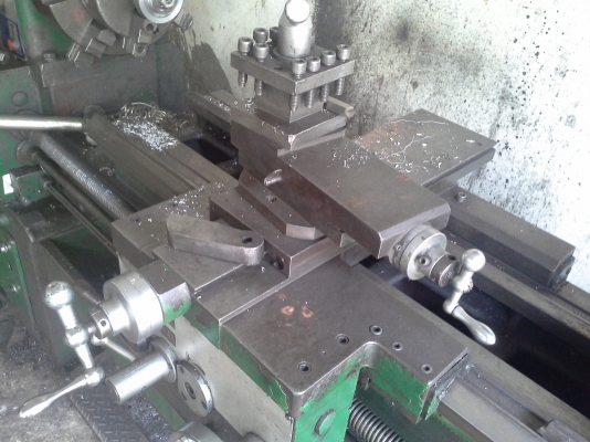 เครื่องกลึง YAM 400x1000 ขนาด 6 ฟุต 4 เพลาเด้ง ระบบเกียร์บล็อค พร้อมมีเบรค สภาพพร้อมใช้งาน