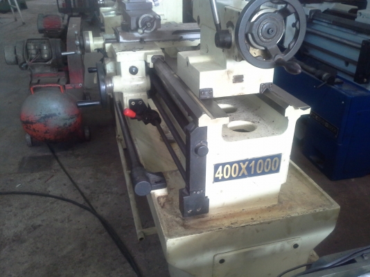 เครื่องกลึง YAM 400x1000 ขนาด 6 ฟุต 4 เพลาเด้ง ระบบเกียร์บล็อค พร้อมมีเบรค สภาพพร้อมใช้งาน