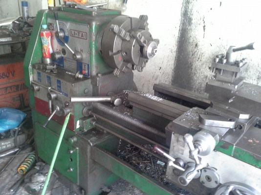 เครื่องกลึง YAM 400x1000 ขนาด 6 ฟุต 4 เพลาเด้ง ระบบเกียร์บล็อค พร้อมมีเบรค สภาพพร้อมใช้งาน