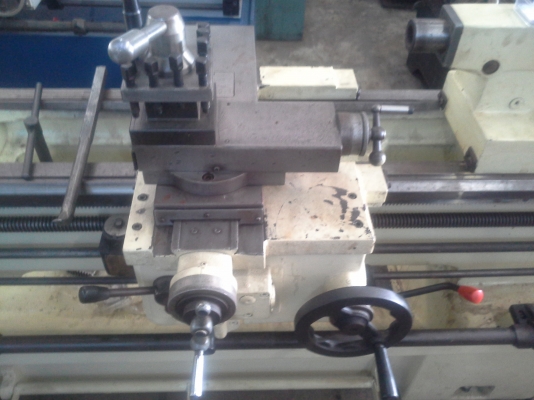 เครื่องกลึง YAM 400x1000 ขนาด 6 ฟุต 4 เพลาเด้ง ระบบเกียร์บล็อค พร้อมมีเบรค สภาพพร้อมใช้งาน