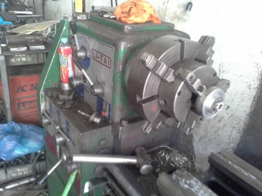 เครื่องกลึง YAM 400x1000 ขนาด 6 ฟุต 4 เพลาเด้ง ระบบเกียร์บล็อค พร้อมมีเบรค สภาพพร้อมใช้งาน