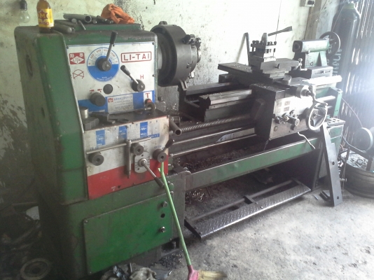เครื่องกลึง YAM 400x1000 ขนาด 6 ฟุต 4 เพลาเด้ง ระบบเกียร์บล็อค พร้อมมีเบรค สภาพพร้อมใช้งาน