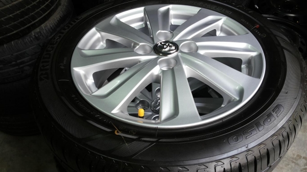 ล้อยางป้ายแดง โตโยต้า ยาริส วีออส2014