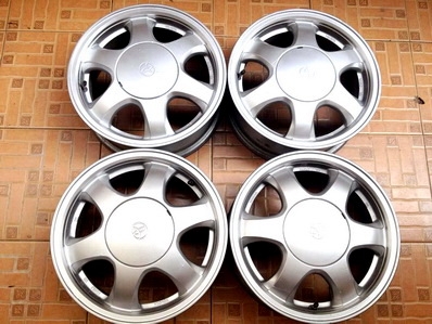 แม็กซ์ SOLUNA GLi 14 นิ้ว 4รู100 ไม่มีคดหรือดุ้ง มีรอยบ้าง ตจว ส่งได้ครับ