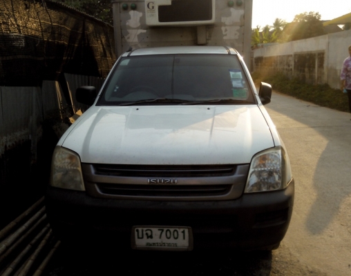 ขายรถกะบะตู้เย็น อีซูซุ ดีแม็ก สภาพสวยเดิมครับ เครื่องดี พร้อมใช้งาน ขายรถกะบะตู้เย็น อีซูซุ ดีแม็ก สภาพสวยเดิมครับ เครื่องดี พร้อมใช้งาน