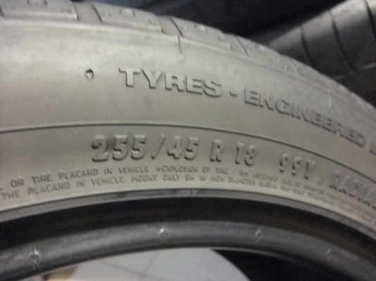 ยาง continental 255/45/18 ปี12 สภาพสวยๆ ยาง continental 255/45/18 ปี12 สภาพสวยๆ