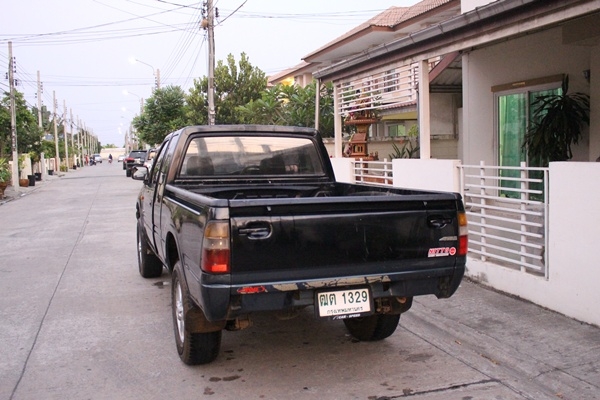 ขายถูกรถพร้อมใช้ง1997เครื่อง2.8turbo เกีย4x4เอกสาร ครบพร้อมโอน