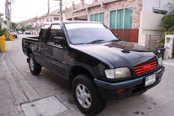 ขายถูกรถพร้อมใช้ง1997เครื่อง2.8turbo เกีย4x4เอกสาร ครบพร้อมโอน