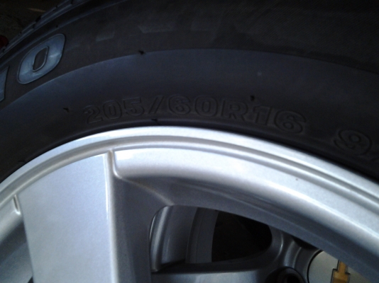 ยาง 205/60/16 ปี 12 ยาง 205/60/16 ปี 12